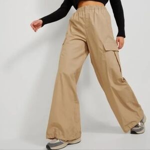JJXX Relaxed High Waist Tan Cargo Wide Leg Pants Sz. L